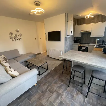 Crown Aros Beag, Ultra City Central 2 Bedroom Apartment With Free Parking Onsite Inverness Exterior photo