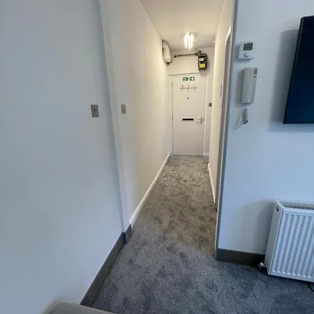 Crown Aros Beag, Ultra City Central 2 Bedroom Apartment With Free Parking Onsite Inverness Exterior photo