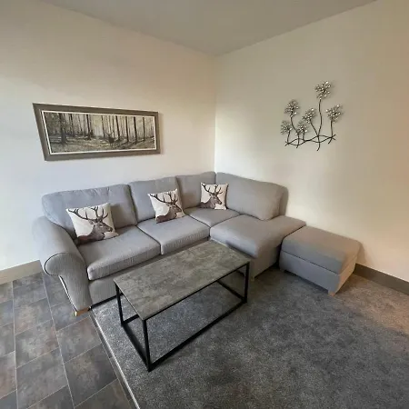 Crown Aros Beag, Ultra City Central 2 Bedroom Apartment With Free Parking Onsite Inverness Exterior photo