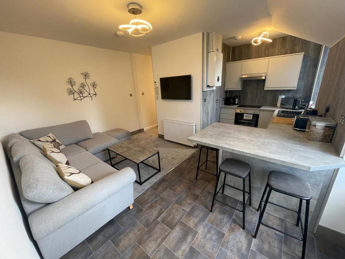 Crown Aros Beag, Ultra 2 Bedroom With Free Parking Onsite Apartment *